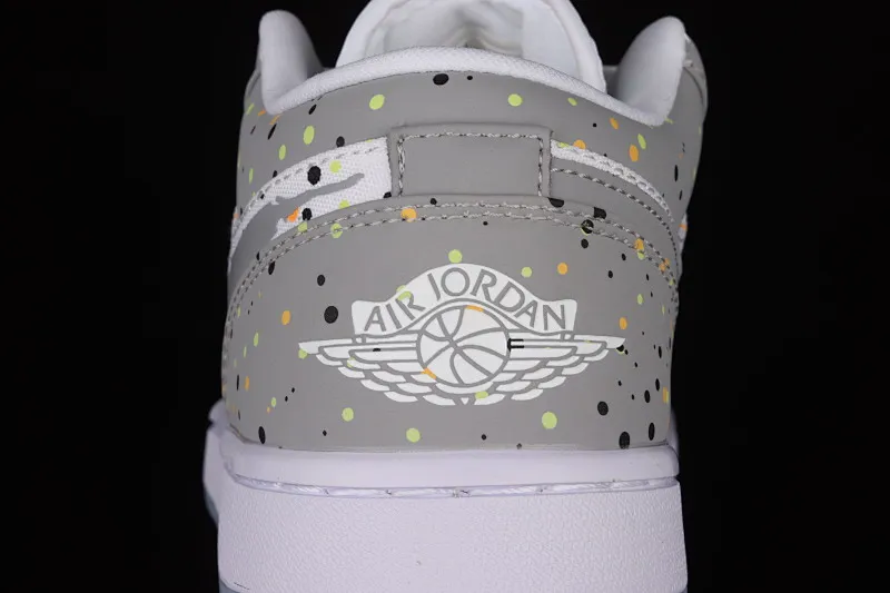 All categories Air Jordan Jordan series basketball shoes Air Jordan 1 Low Air Jordan 1 Low AJ1 Joe 1 inkjet white gray low-top cultural basketball shoes DC0774-001